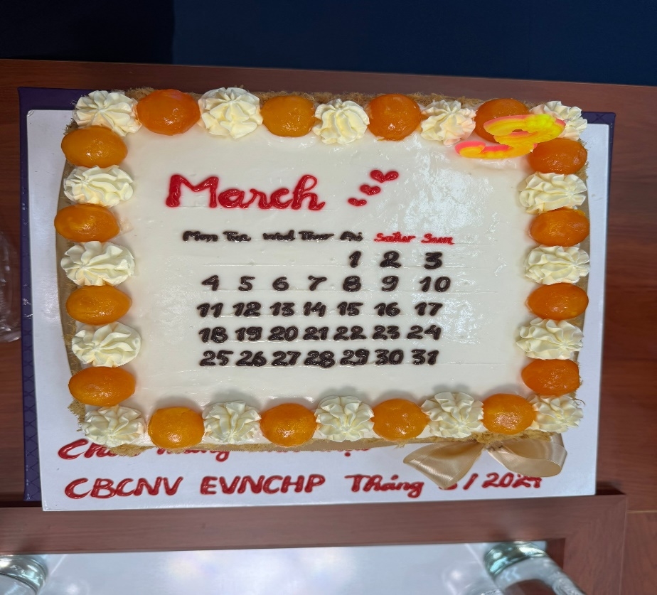 A cake with a calendar on it

Description automatically generated